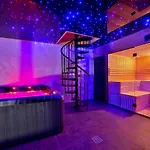 Maciejowe Wzgorze Z Dwoma Niezaleznymi Apartamentami Ze - Sauna, Jacuzzi, Teznia, Izba Solna I Solankowa, Balia Na Wylacznosc Z Hydromasazami