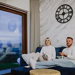 Maciejowe Wzgorze Z Dwoma Niezaleznymi Apartamentami Ze - Sauna, Jacuzzi, Teznia, Izba Solna I Solankowa, Balia Na Wylacznosc Z Hydromasazami דירה
