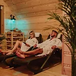 Maciejowe Wzgorze Z Dwoma Niezaleznymi Apartamentami Ze - Sauna, Jacuzzi, Teznia, Izba Solna I Solankowa, Balia Na Wylacznosc Z Hydromasazami דירה רבקה