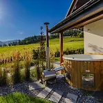 Maciejowe Wzgorze Z Dwoma Niezaleznymi Apartamentami Ze - Sauna, Jacuzzi, Teznia, Izba Solna I Solankowa, Balia Na Wylacznosc Z Hydromasazami *