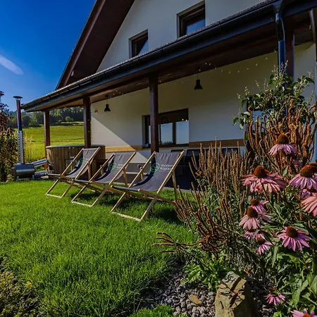 Maciejowe Wzgorze Z Dwoma Niezaleznymi Apartamentami Ze - Sauna, Jacuzzi, Teznia, Izba Solna I Solankowa, Balia Na Wylacznosc Z Hydromasazami דירה *